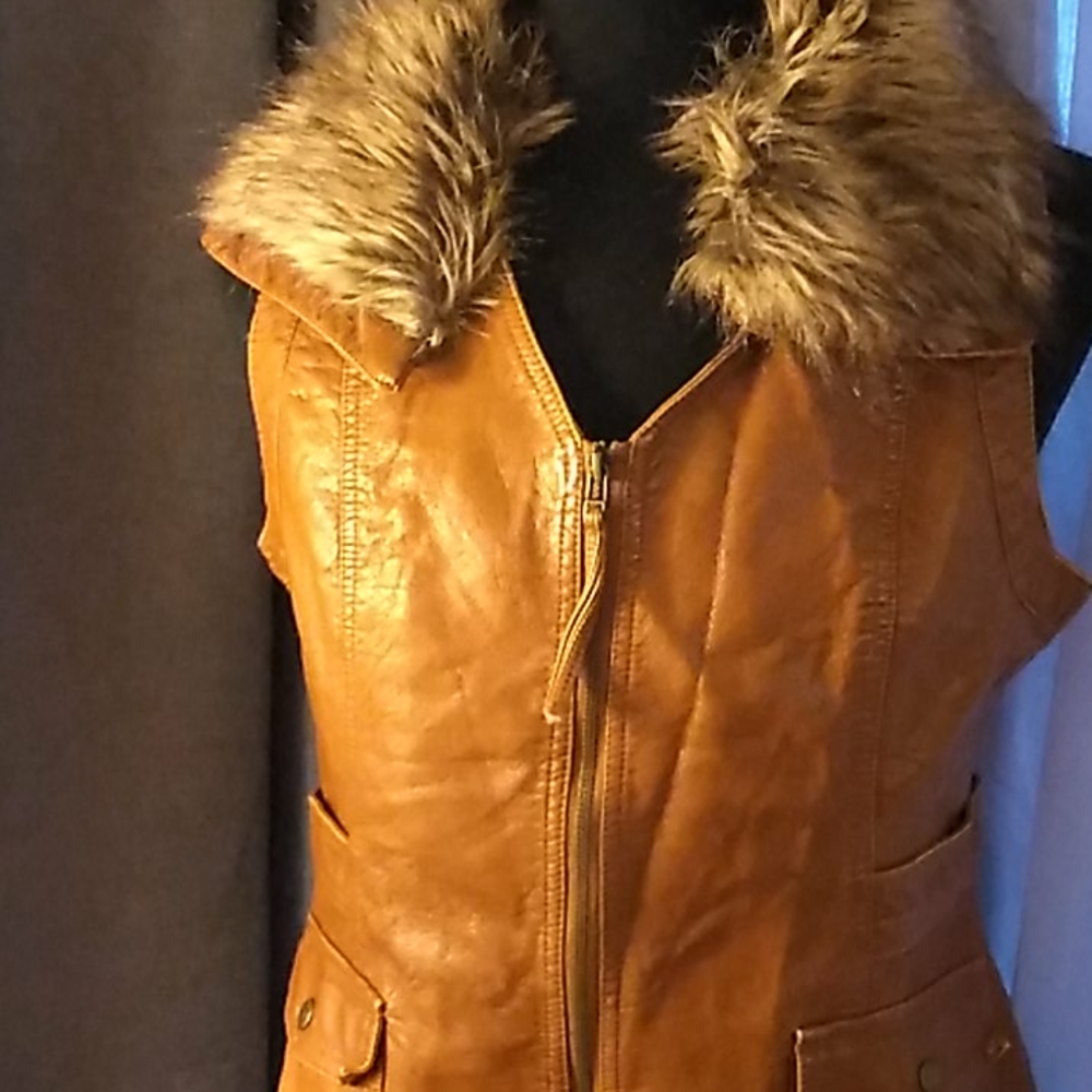 🤑Make an Offer Faux Leather Vest with faux Fur